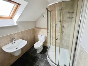 En-suite- click for photo gallery